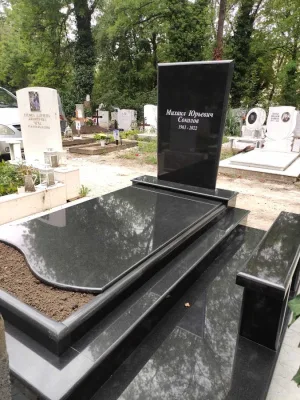 Надгробни паметници Варна