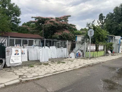 Паметници и гробове Драмег Стоун