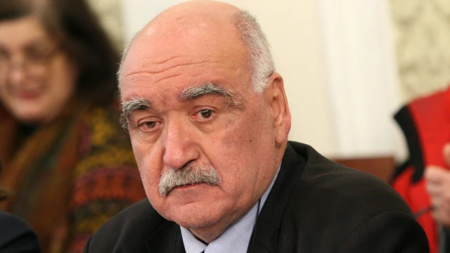 Камен Плочев